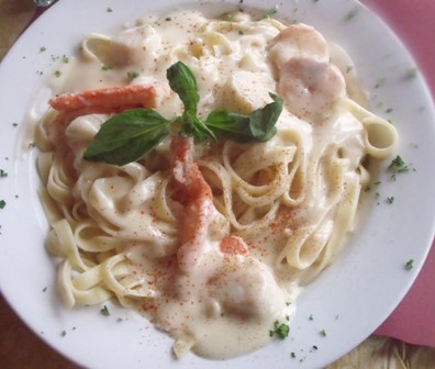 Seafood Alfredo at Mama Leone's